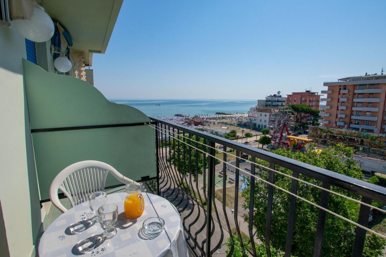 Hotel Bristol Misano Adriatico Exterior foto