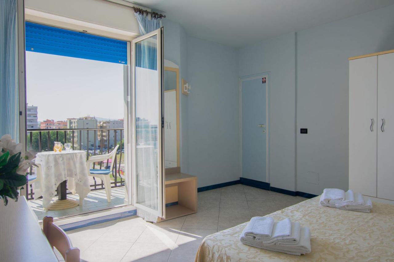 Hotel Bristol Misano Adriatico Exterior foto