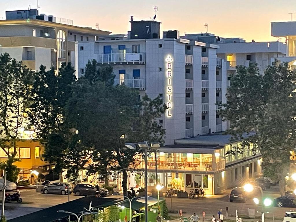 Hotel Bristol Misano Adriatico Exterior foto