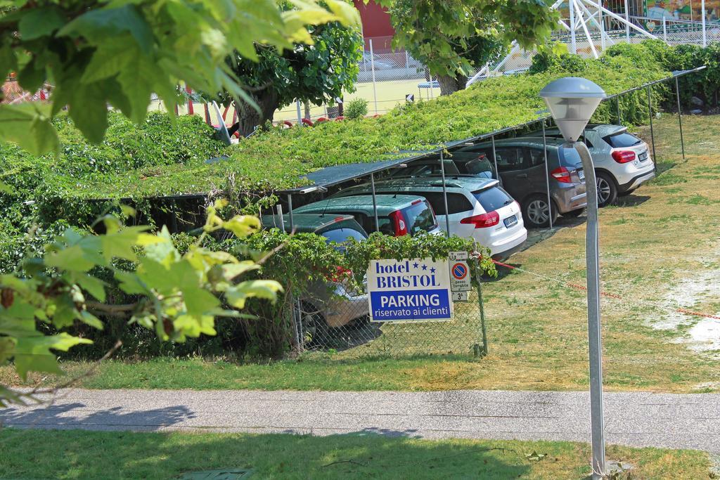 Hotel Bristol Misano Adriatico Exterior foto