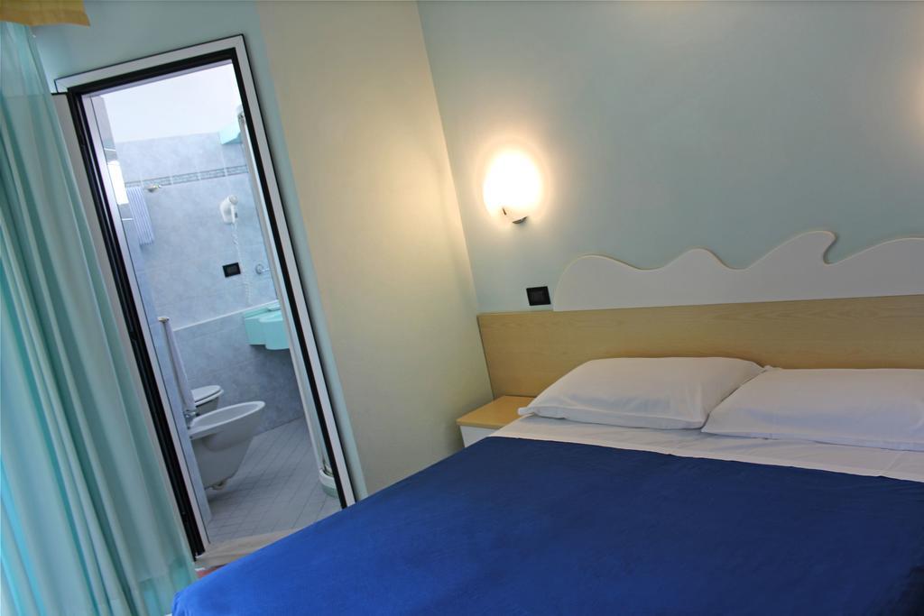 Hotel Bristol Misano Adriatico Exterior foto